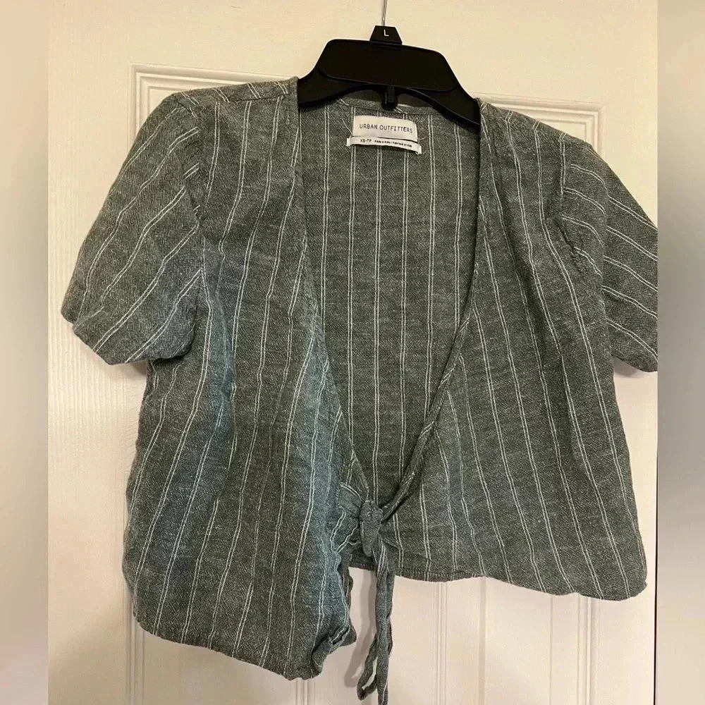 Urban outfitters crop top size xs